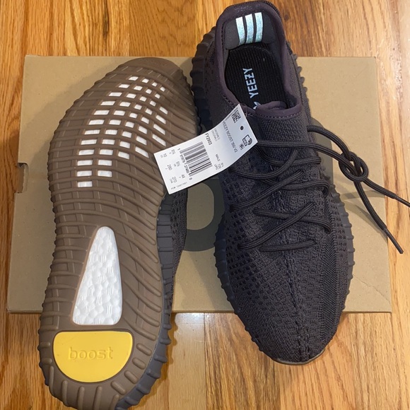 Yeezy Boost 350 V2